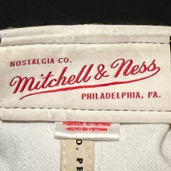 MITCHELL & NESS Miami Heat Classic Arch Logo Adjustable SnapBack Hat / One Size - Picture 5 of 7